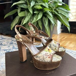 Gucci Canvas Flora Platform Sandals